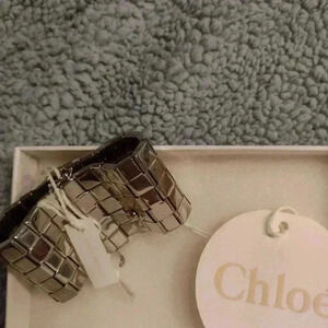 Chloe braslet NWT silver color